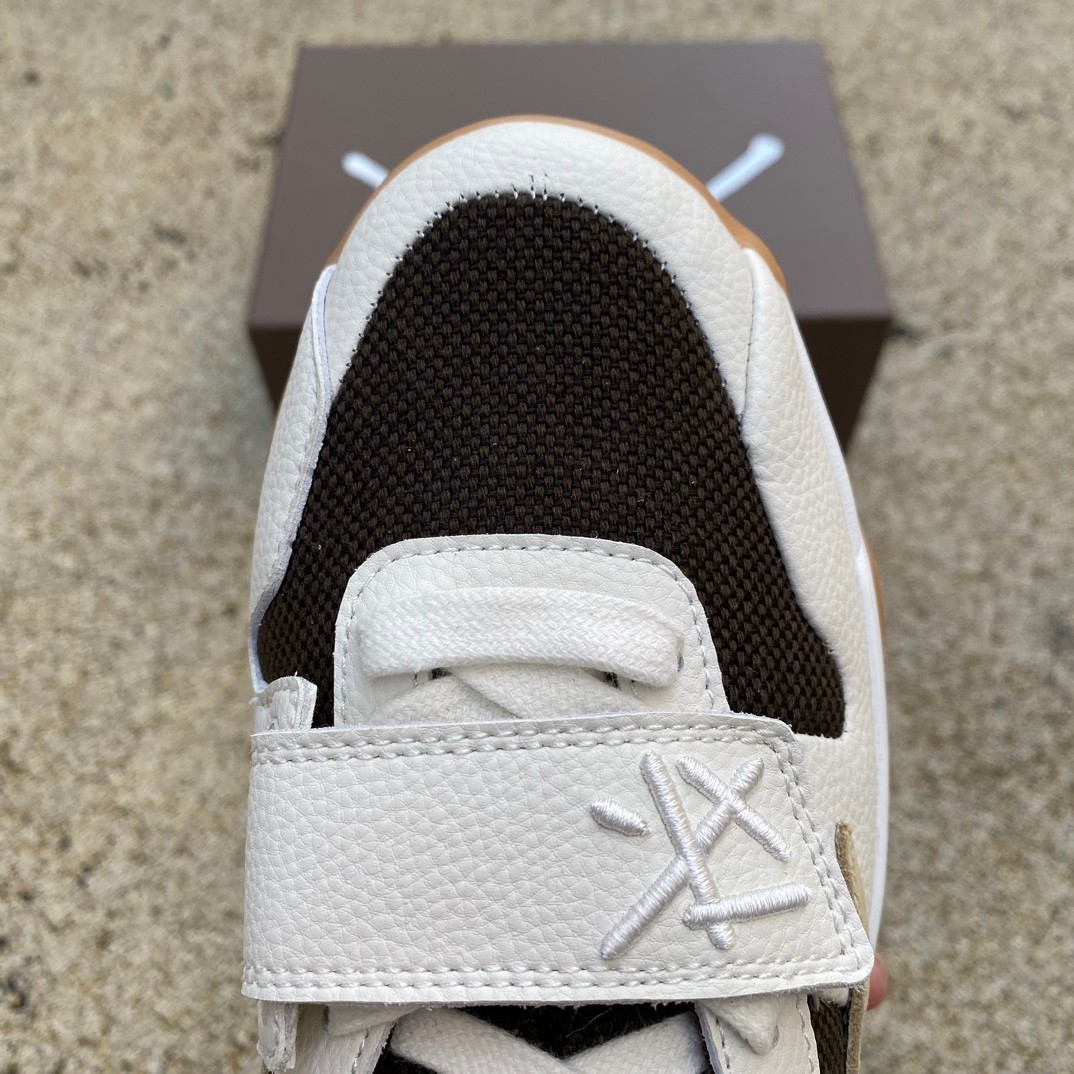 Travis Scott x Jordan Executive The Check Sneaker    fz8117-100 - 