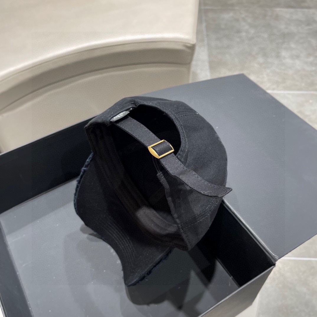 Balenciaga Cap - 