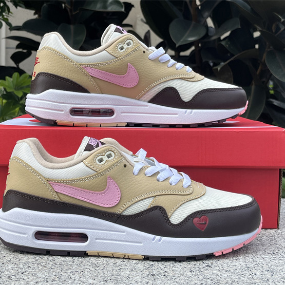 Nike Air Max 1 Sneaker   FZ4346-200 - 