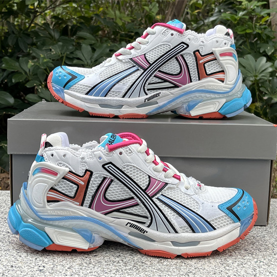 Balenciaga Runner Sneaker  - DesignerGu