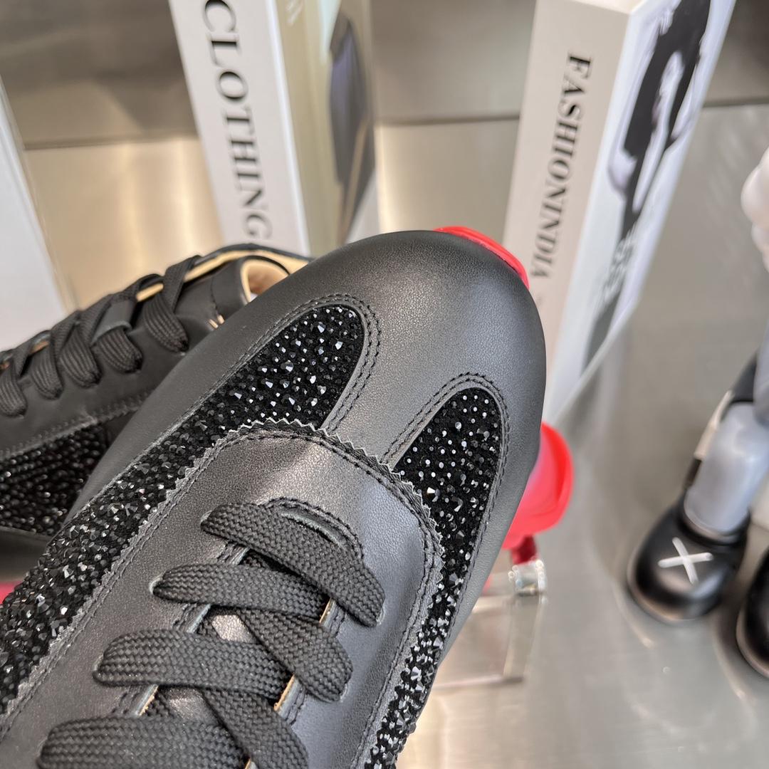 Christian Louboutin Loubishark Sneakers - 