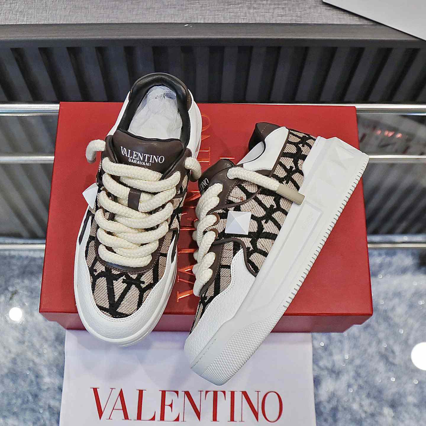 Valenti Garavani One Stud Jacquard Sneakers - 