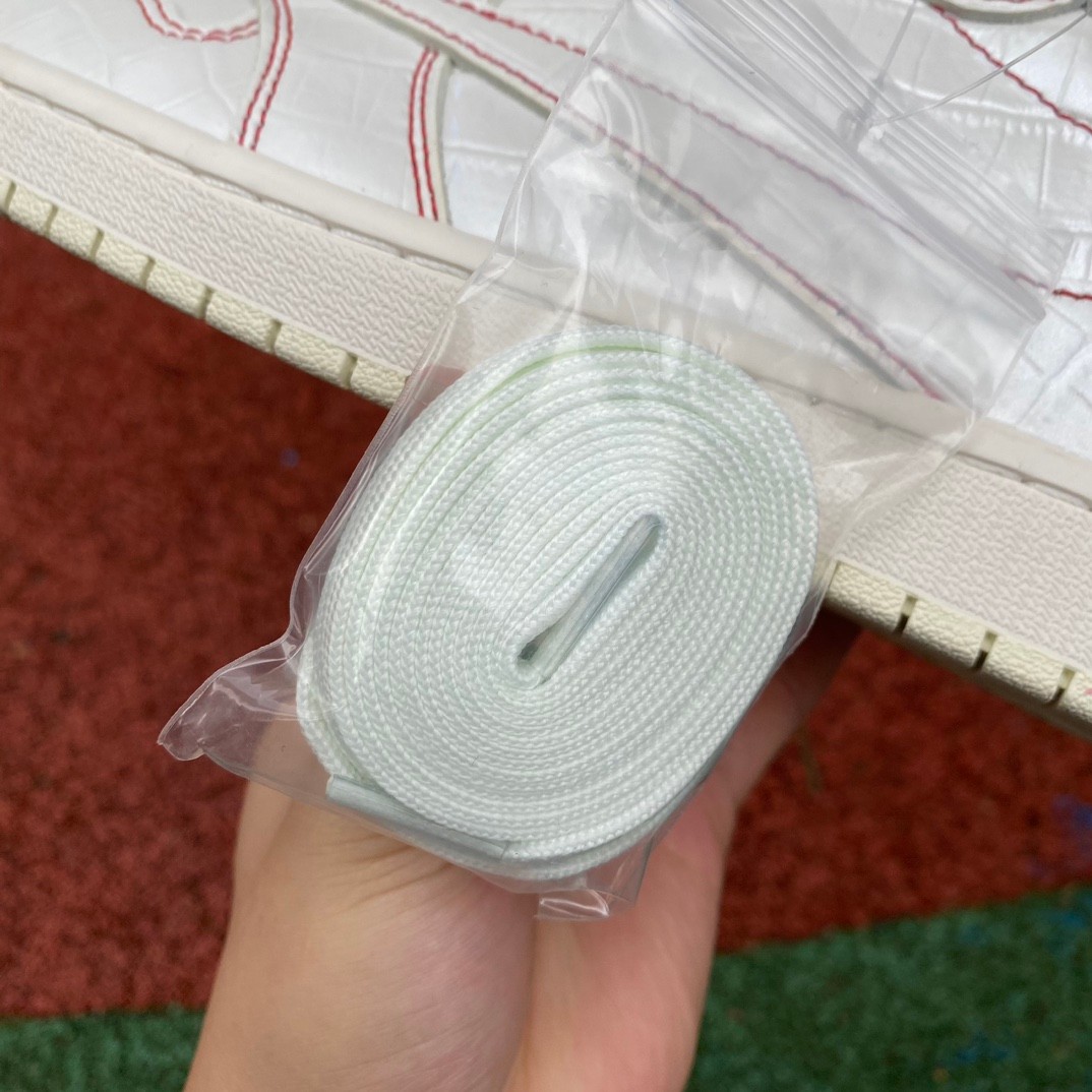 Tracis Scott x Air Jordan 1 Low Golf TS Sneaker      DM7866-601 - 