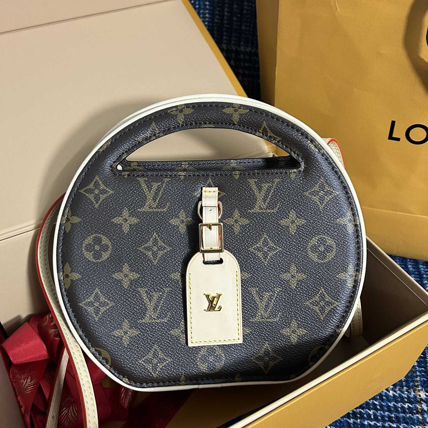 Louis Vuitton Around Me PM    M47117 - 