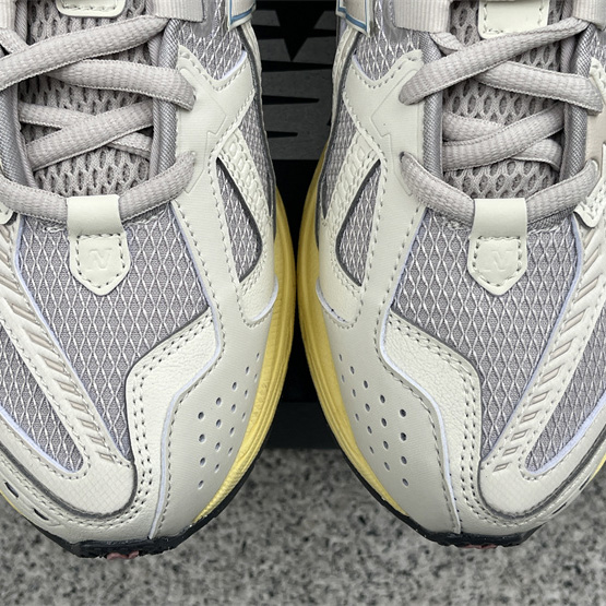 New Balance 1906R Sneakers    M1906NC  - 