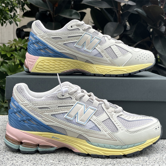 New Balance 1906R Sneakers    M1906NC  - 