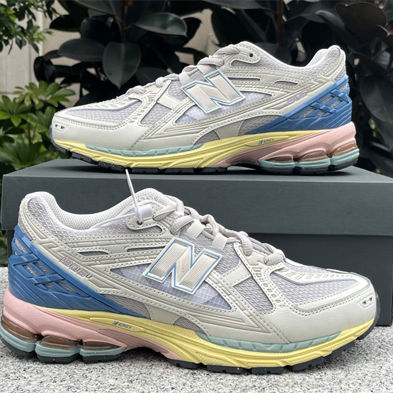 New Balance 1906R Sneakers    M1906NC  - 