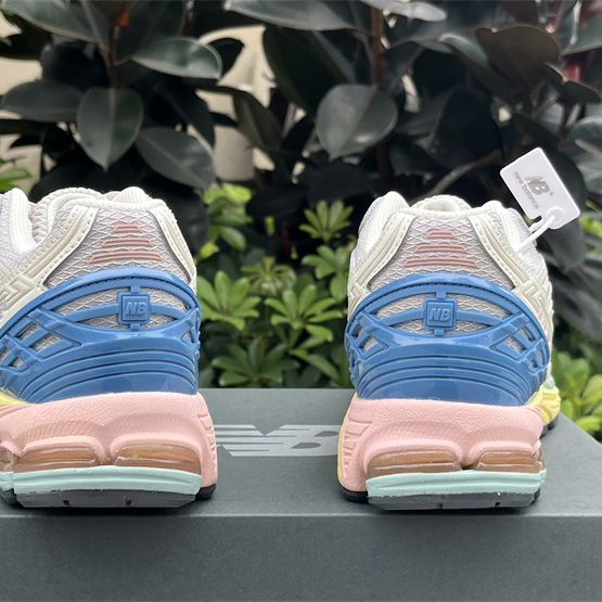 New Balance 1906R Sneakers    M1906NC  - 