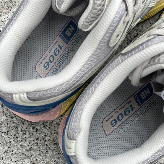 New Balance 1906R Sneakers    M1906NC  - 