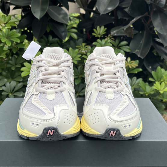New Balance 1906R Sneakers    M1906NC  - 