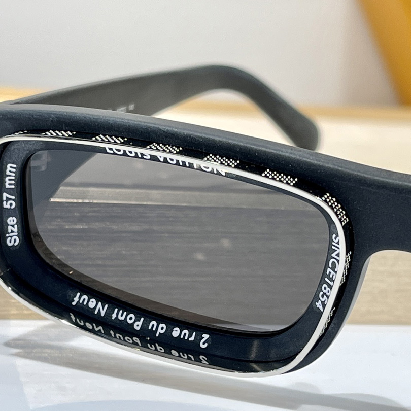 Louis Vuitton LV Super Vision Low Square Sunglasses     Z2388W - 