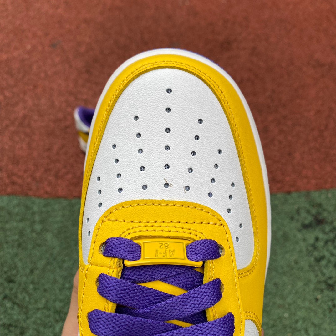 Kobe Bryant x Nike Air Force 1 Low Retro Sneaker     FZ1151-111 - 