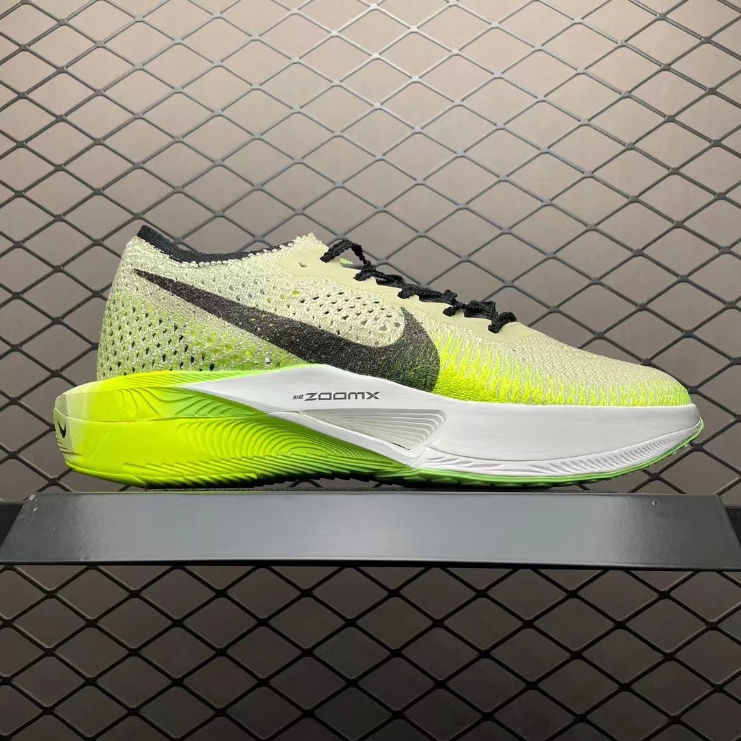 Nike Zoom X Vaporfly NEXT Sneakers      FQ8109-331 - 