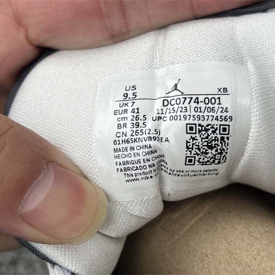 Air Jordan 1 Low WMNS “Jade Smoke” Sneaker    DC0774-001  - 