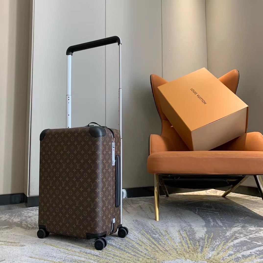 Louis Vuitton Horizon  - 