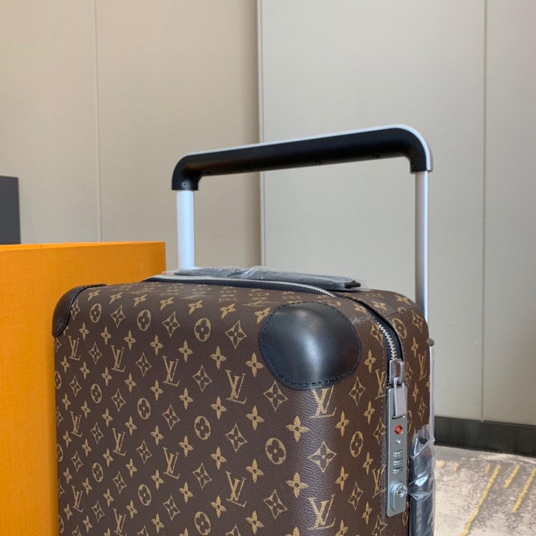Louis Vuitton Horizon  - 