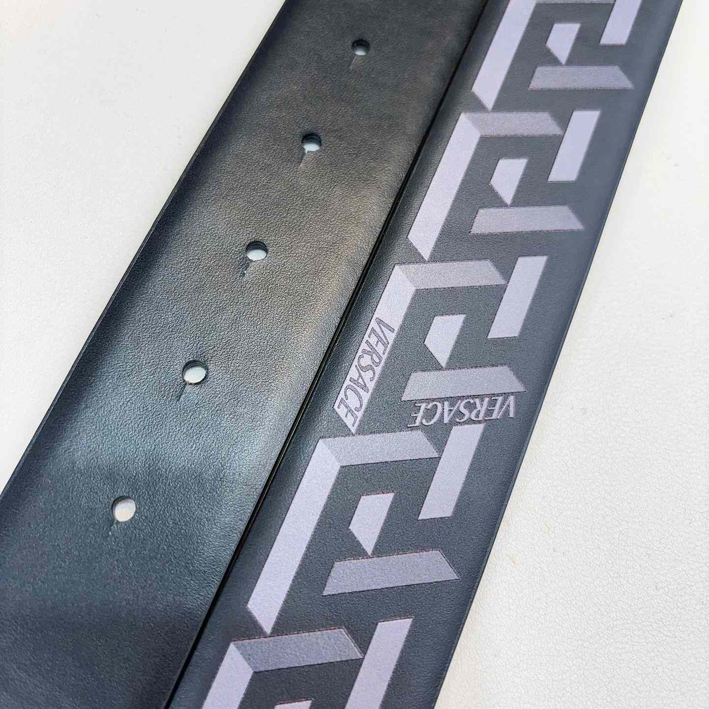 Versace Reversible Leather Belt    40mm - 