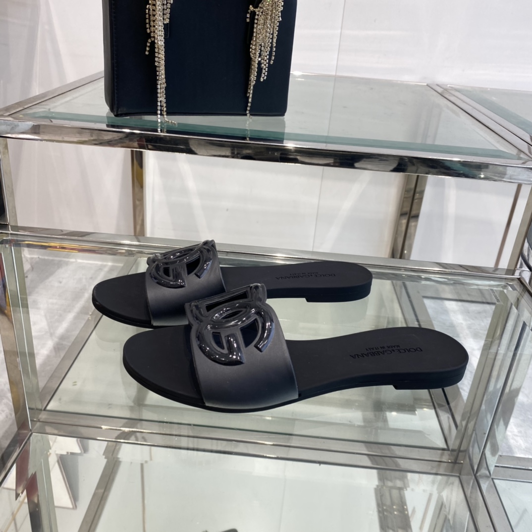 Dolce & Gabbana Rubber Beachwear Sliders - 