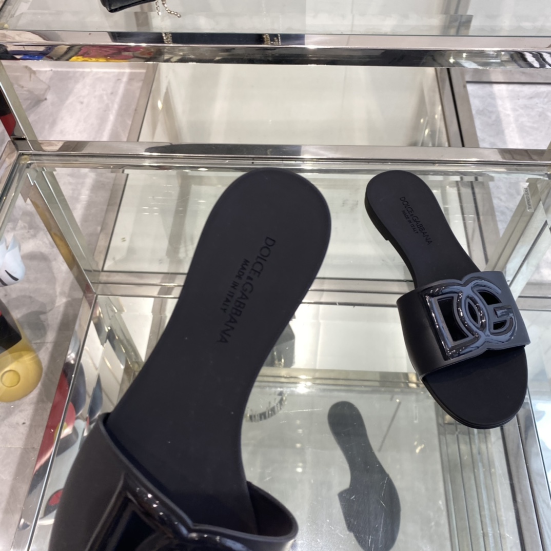 Dolce & Gabbana Rubber Beachwear Sliders - 