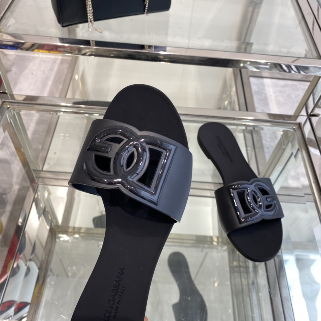 Dolce & Gabbana Rubber Beachwear Sliders - 