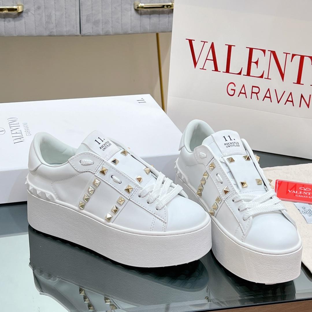 Valenti Flatform Rockstud Untitled Sneaker In Calfskin - 