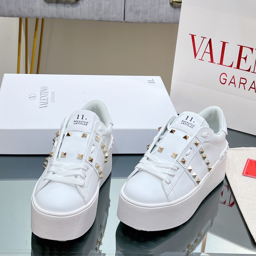 Valenti Flatform Rockstud Untitled Sneaker In Calfskin - 