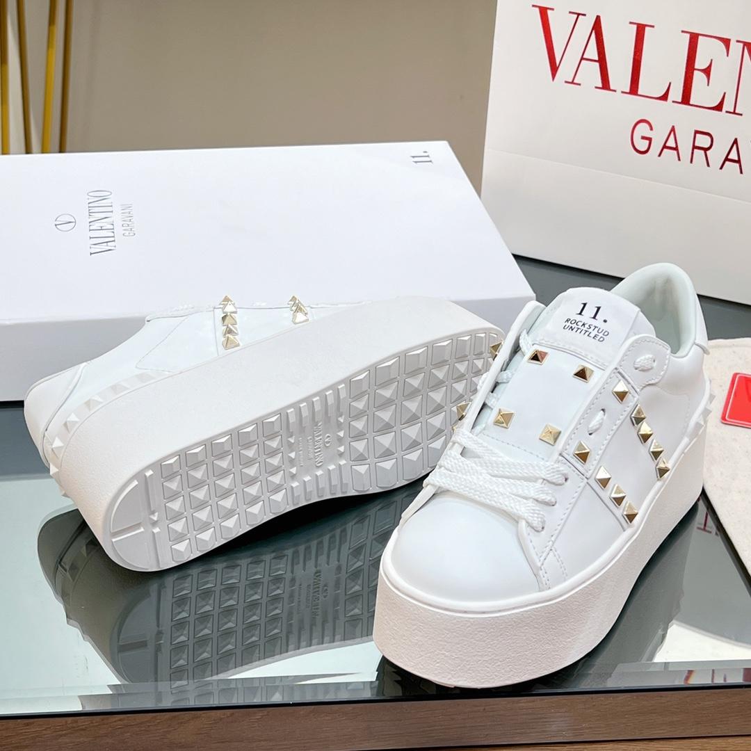 Valenti Flatform Rockstud Untitled Sneaker In Calfskin - 
