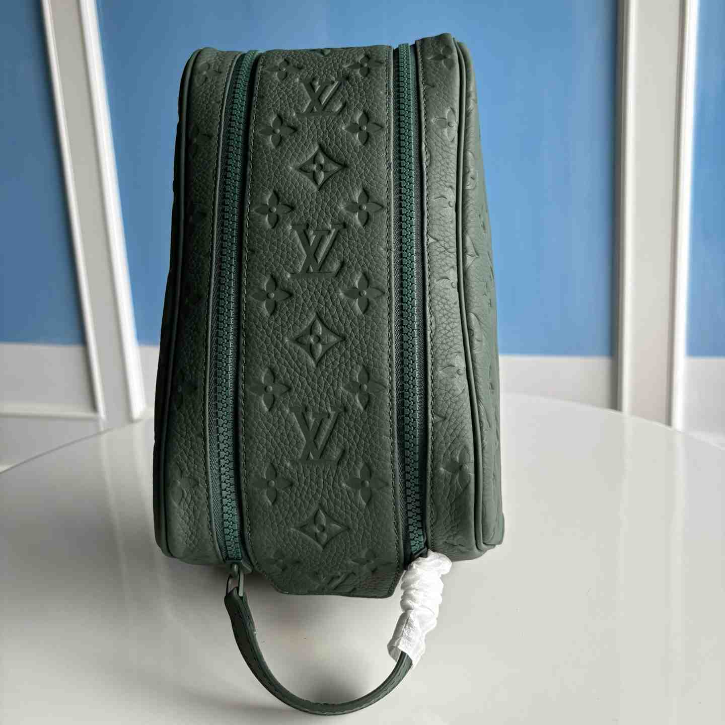 Louis Vuitton Dopp Kit    M24442 - 