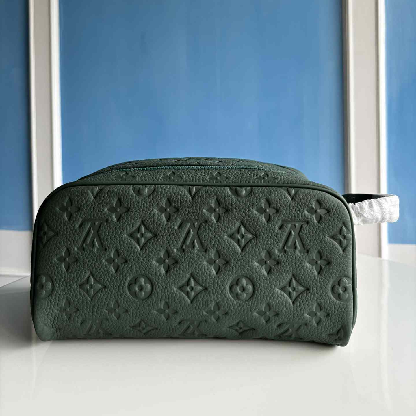 Louis Vuitton Dopp Kit    M24442 - 