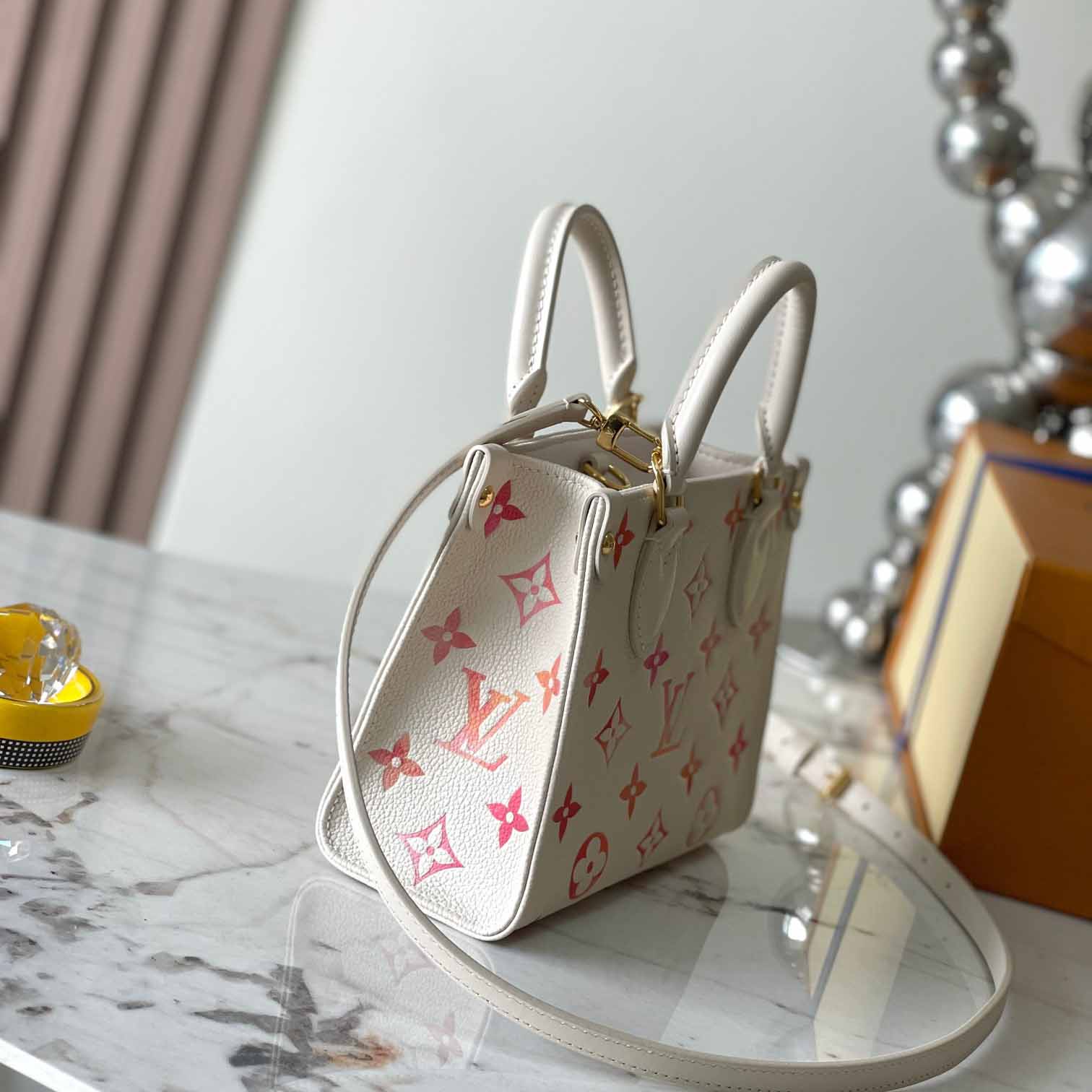 Louis Vuitton OnTheGo BB   M47115 - 
