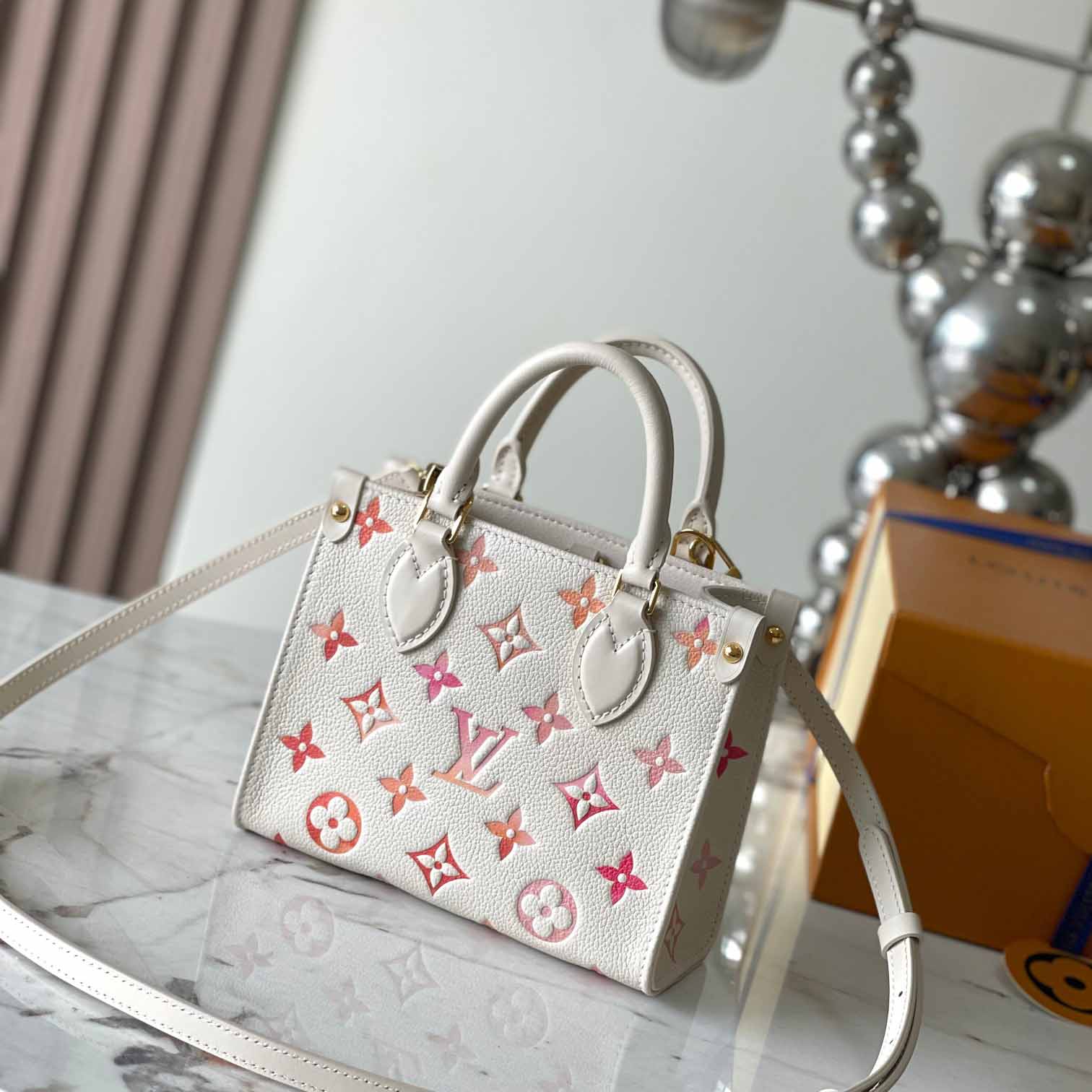 Louis Vuitton OnTheGo BB   M47115 - 