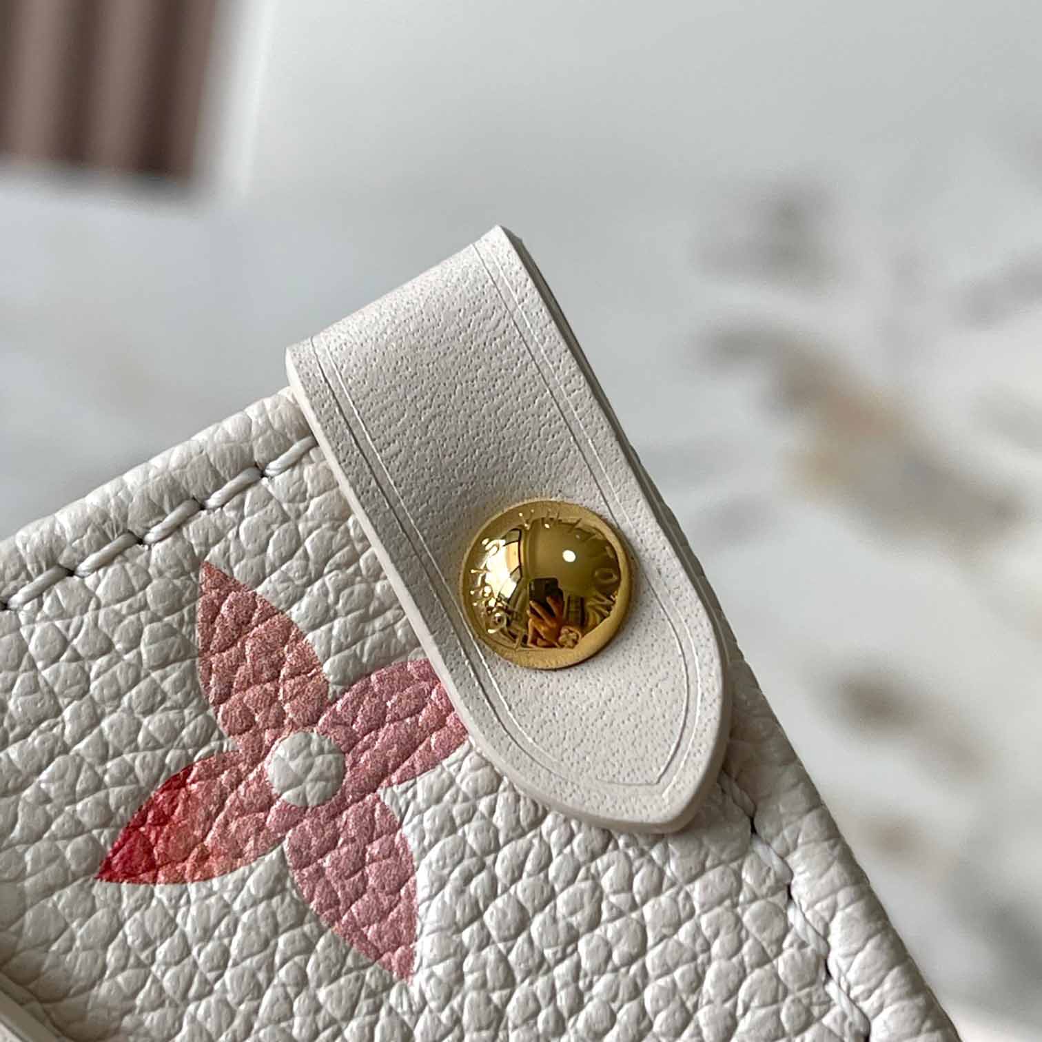 Louis Vuitton OnTheGo BB   M47115 - 