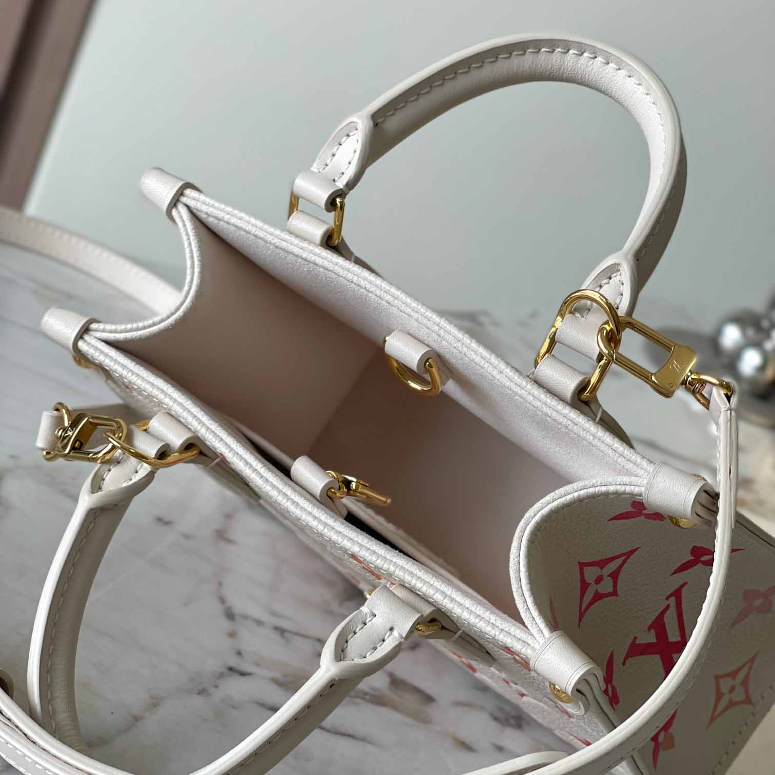 Louis Vuitton OnTheGo BB   M47115 - 