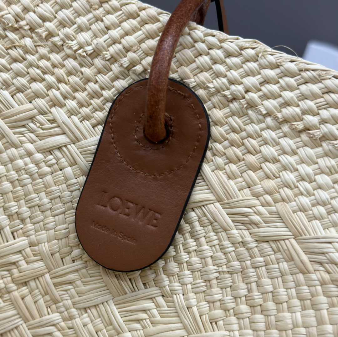 Loewe Anagram Basket Bag In Iraca Palm And Calfskin - 