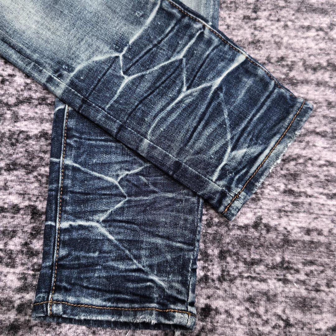 Amiri Slim Fit Jeans    672 - 