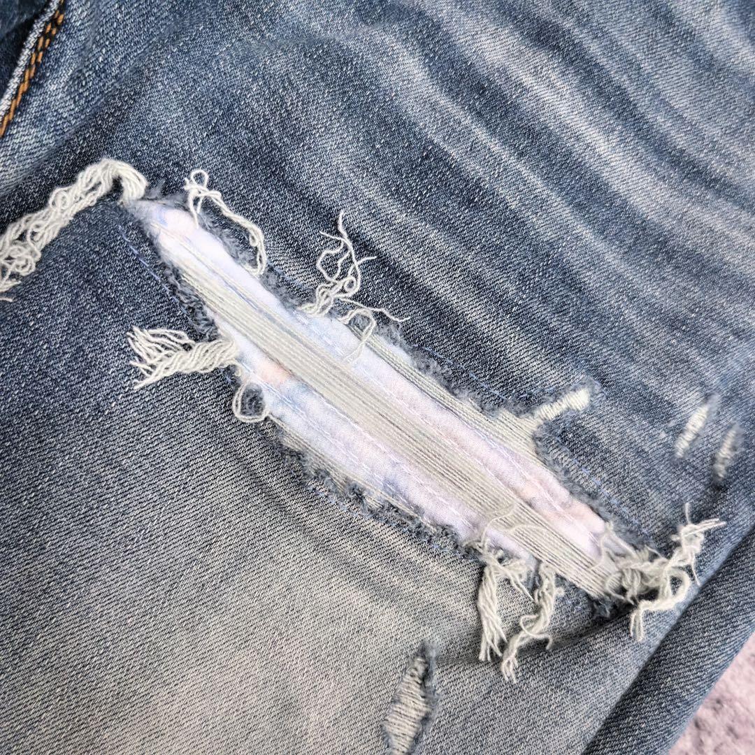 Amiri Slim Fit Jeans    672 - 