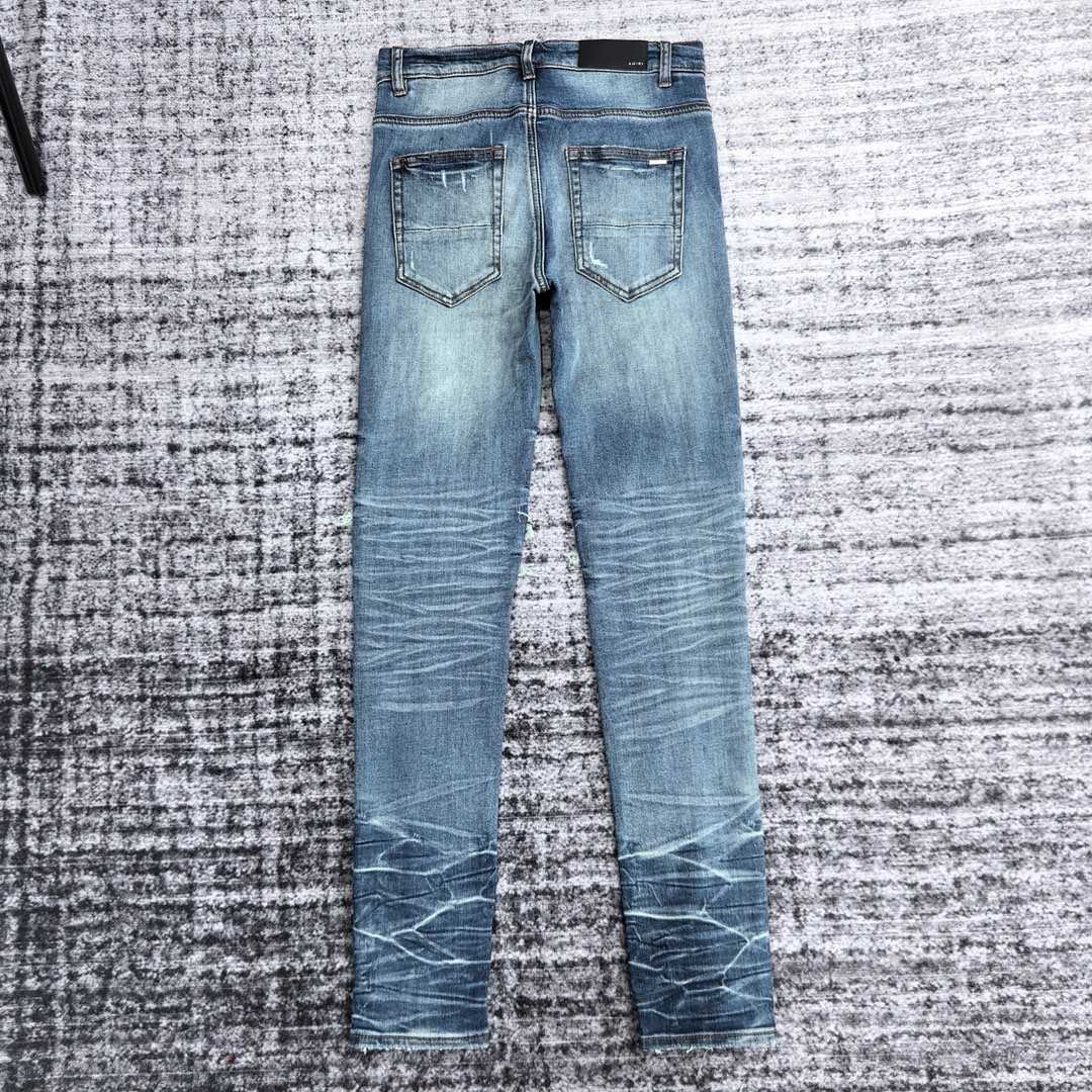 Amiri Slim Fit Jeans    672 - 