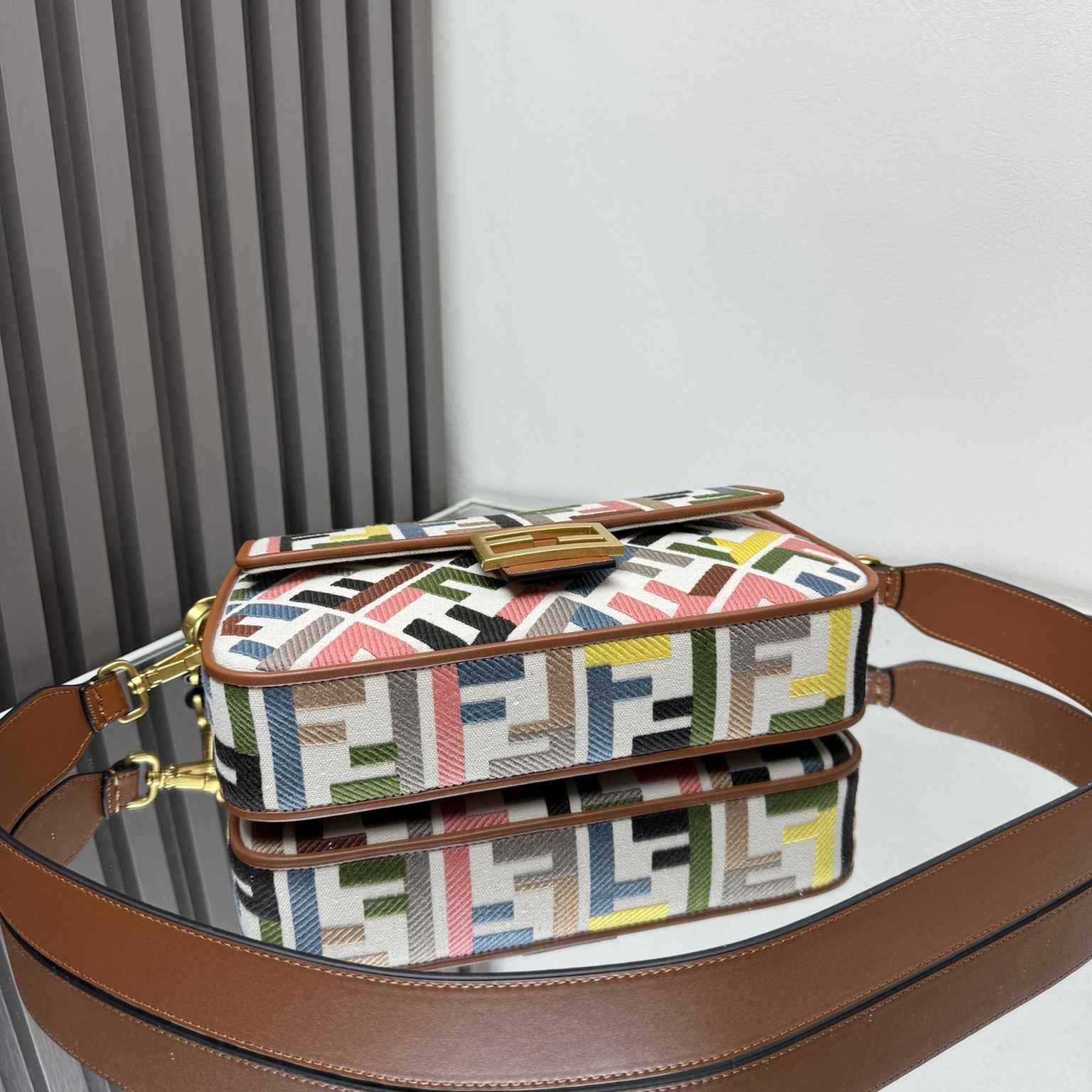 Fendi Canvas Bag (26x13x6cm) - 