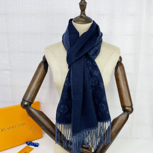 Louis Vuitton LV Essential Scarf - 