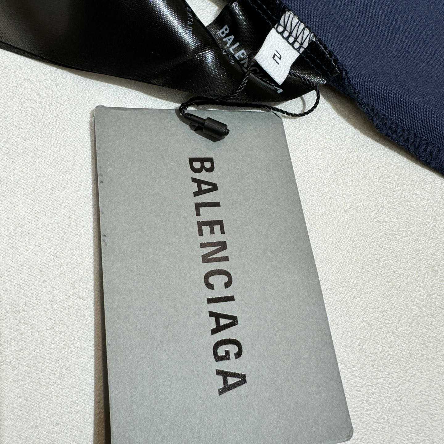 Balenciaga Unisex 3B Stencil Oversized T-shirt In Cotton - 