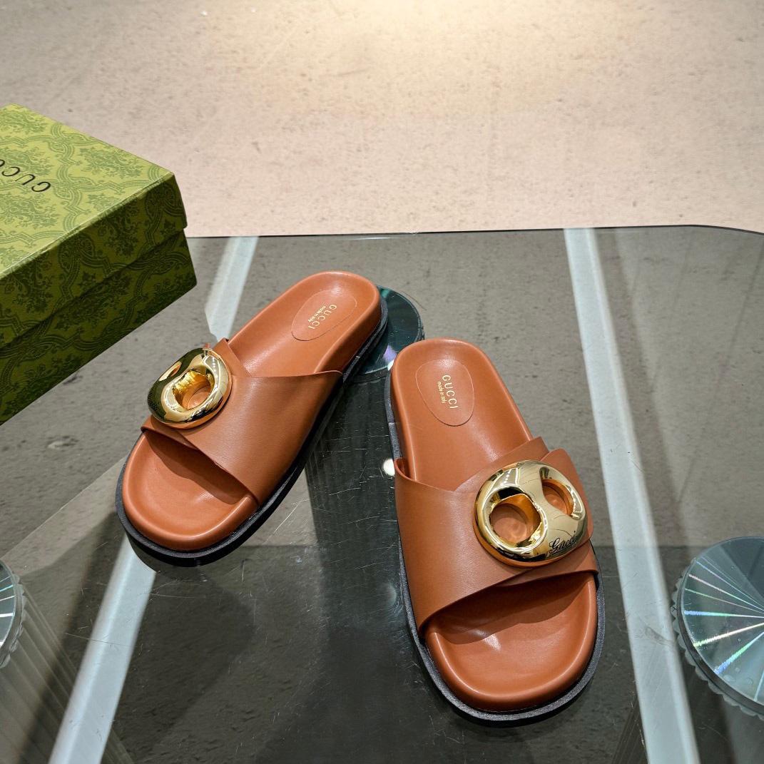Gucci Women's Marina Chain Slide Sandal - 