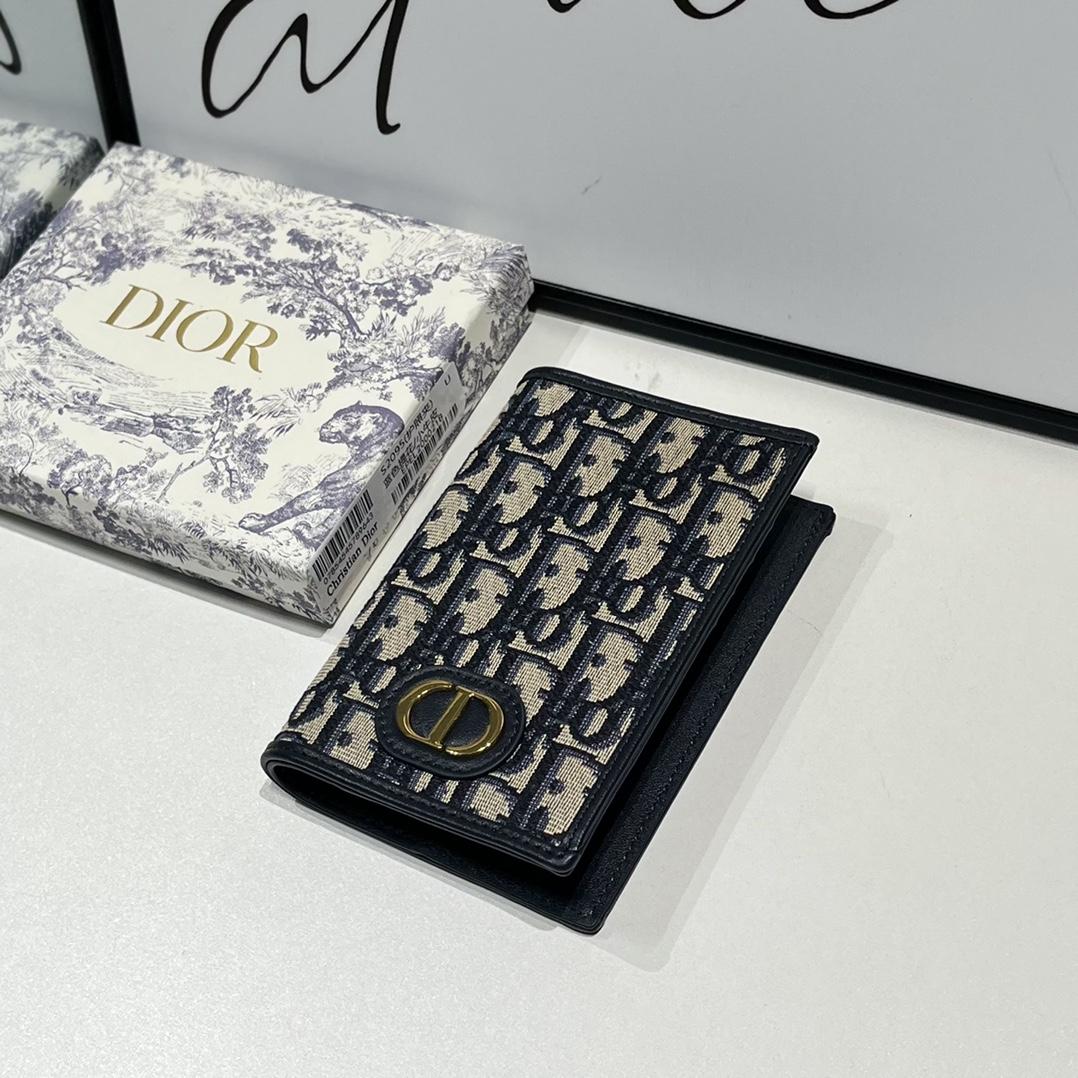 Dior 30 Montaigne Passport Holder - 