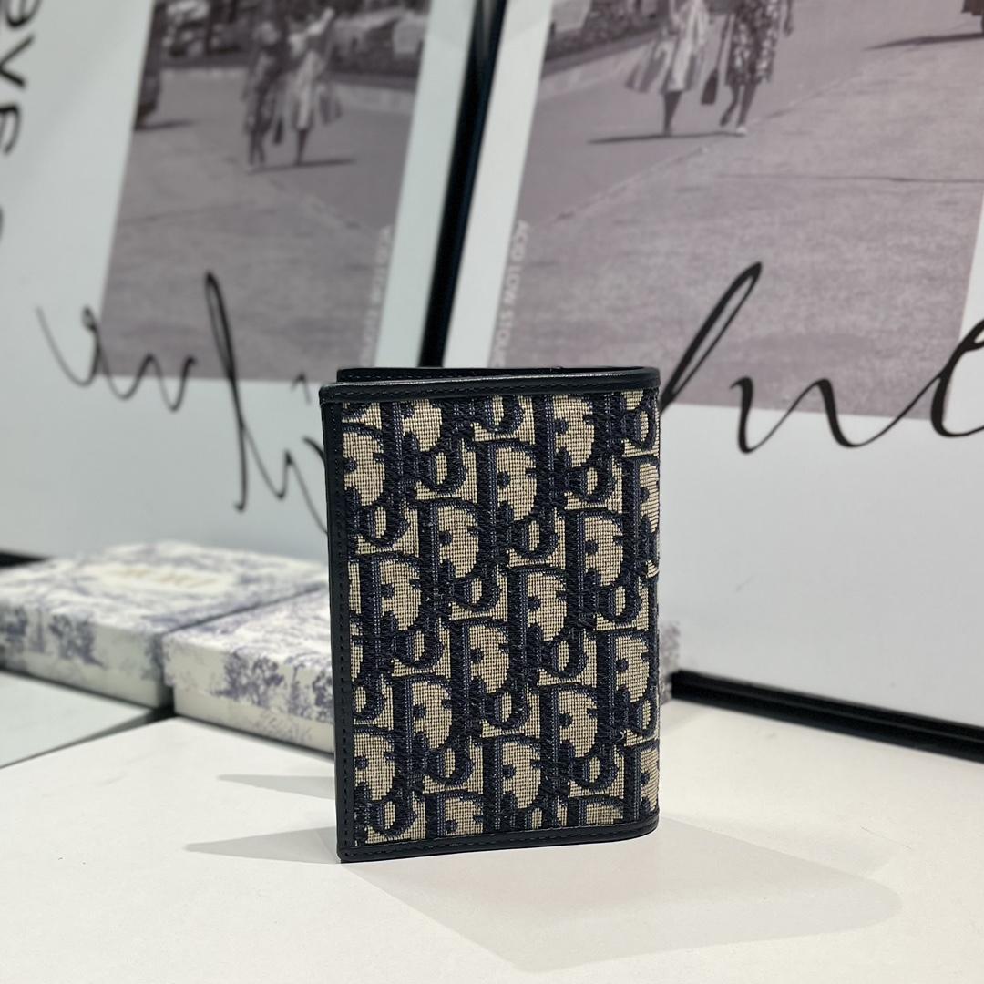Dior 30 Montaigne Passport Holder - 