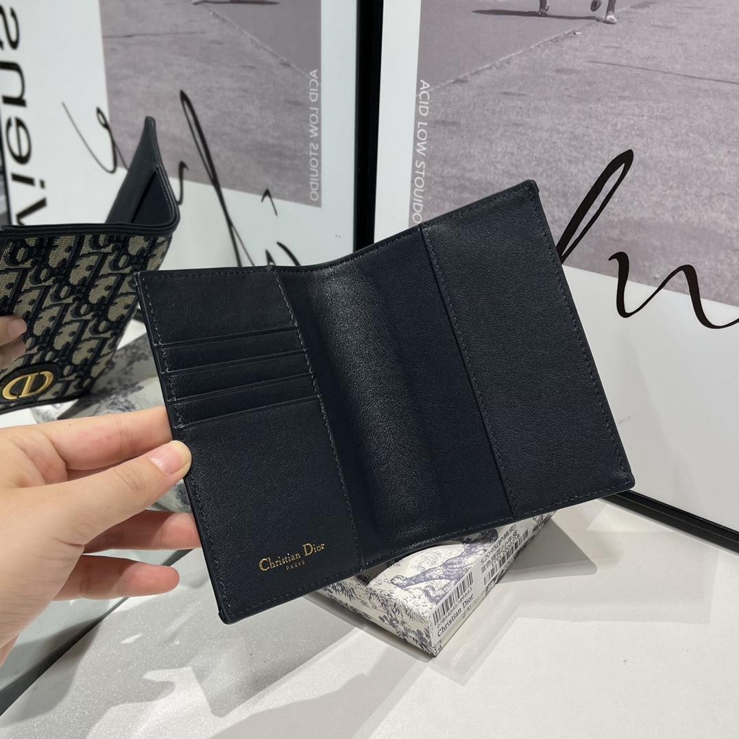 Dior 30 Montaigne Passport Holder - 