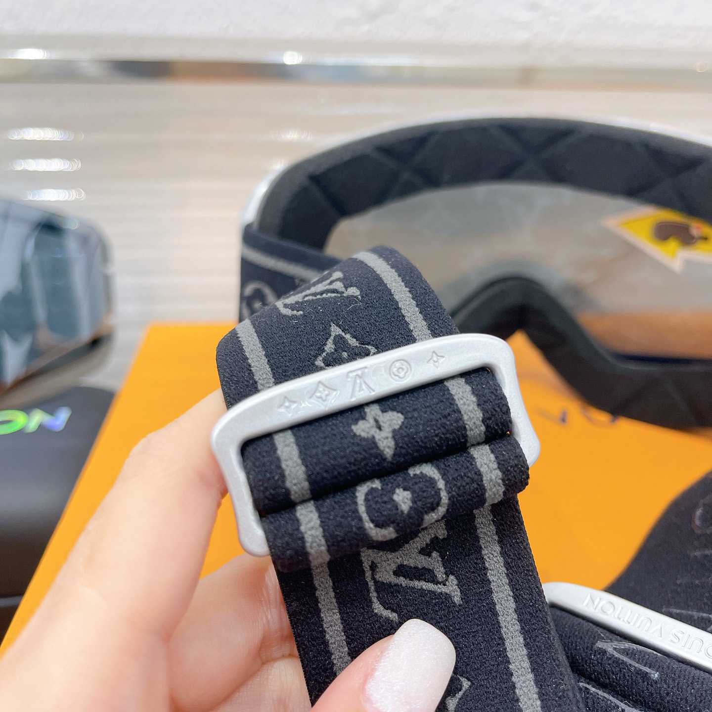 Louis Vuitton LV Snow Mask     - 