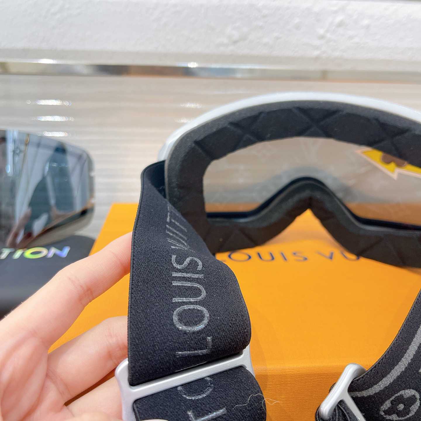 Louis Vuitton LV Snow Mask     - 