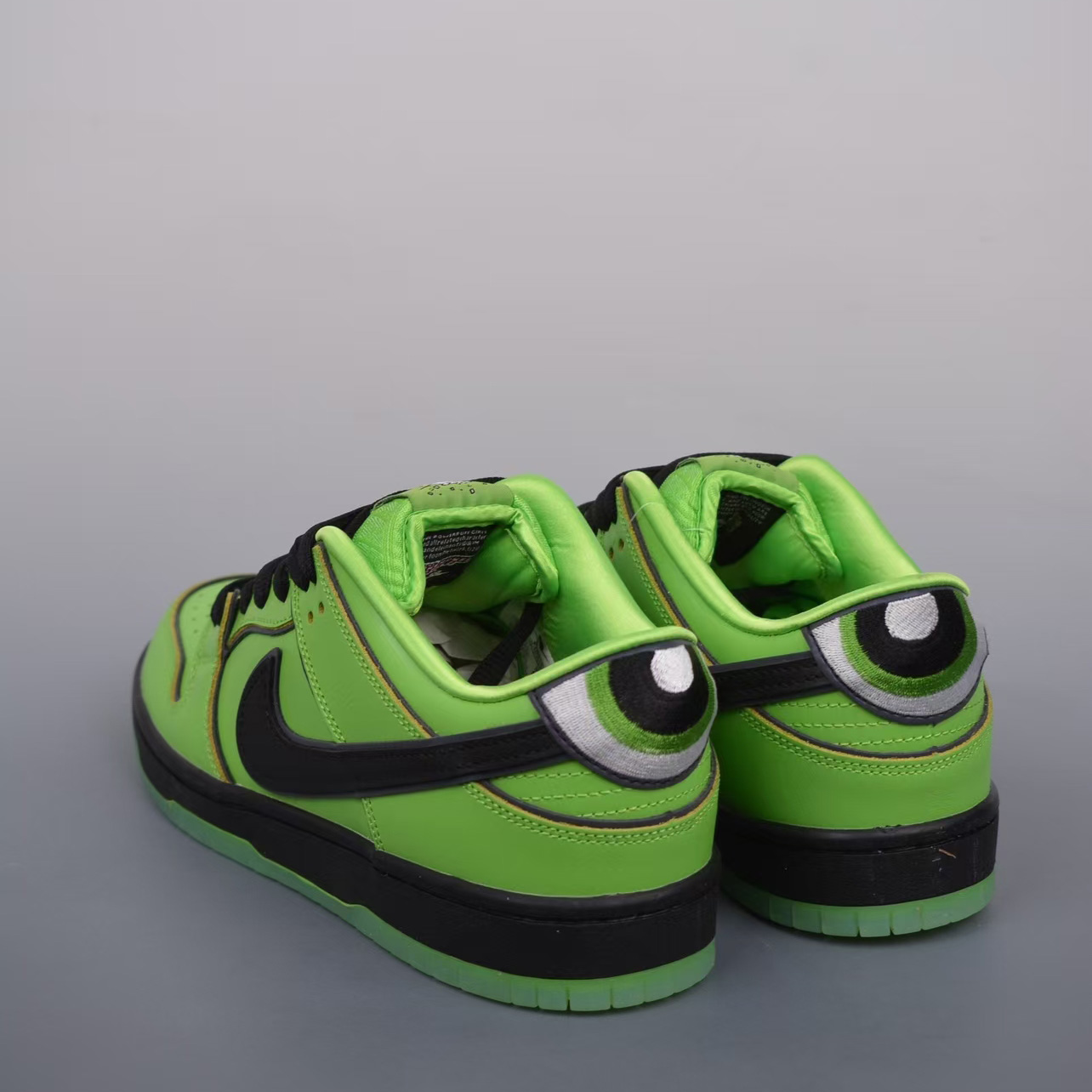 The Powerpuff Girls x Nike Dunk SB Low Sneaker      - 