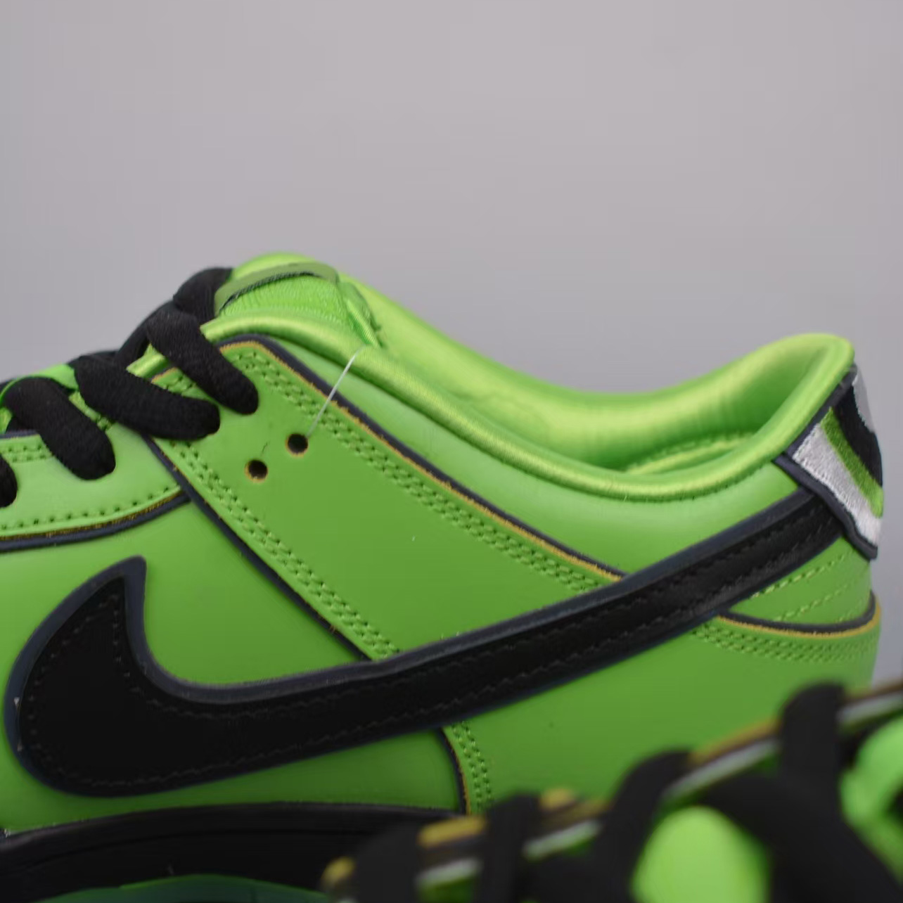 The Powerpuff Girls x Nike Dunk SB Low Sneaker      - 