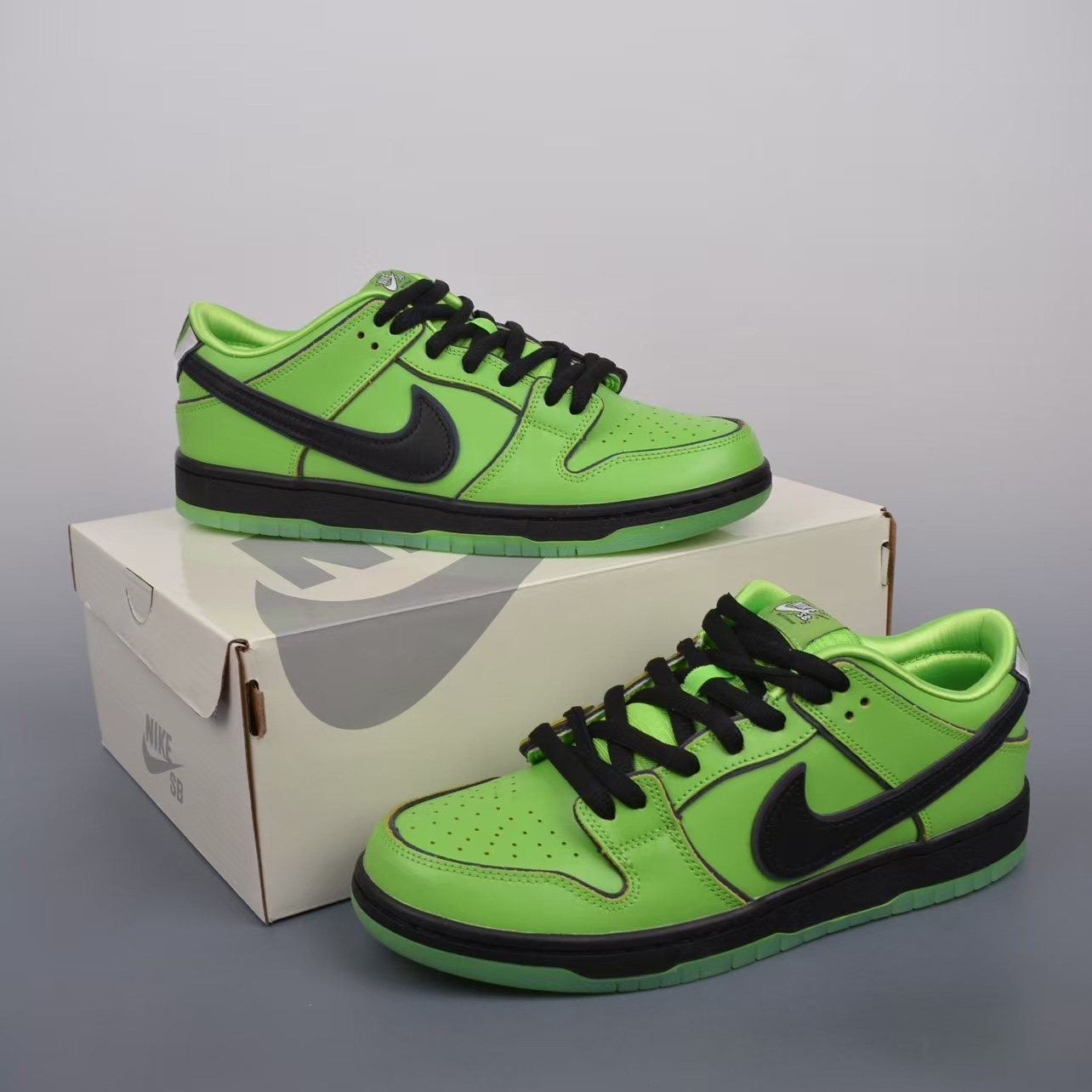 The Powerpuff Girls x Nike Dunk SB Low Sneaker      - 