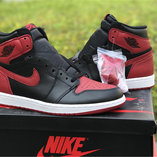 Jordan AJ1 Retro High OG NRG Sneaker      861428 - 